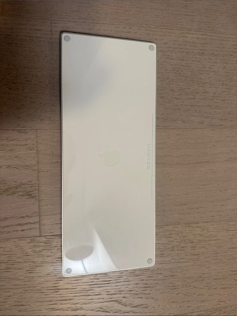 Apple Compact Wireless Keyboard in Silver and White